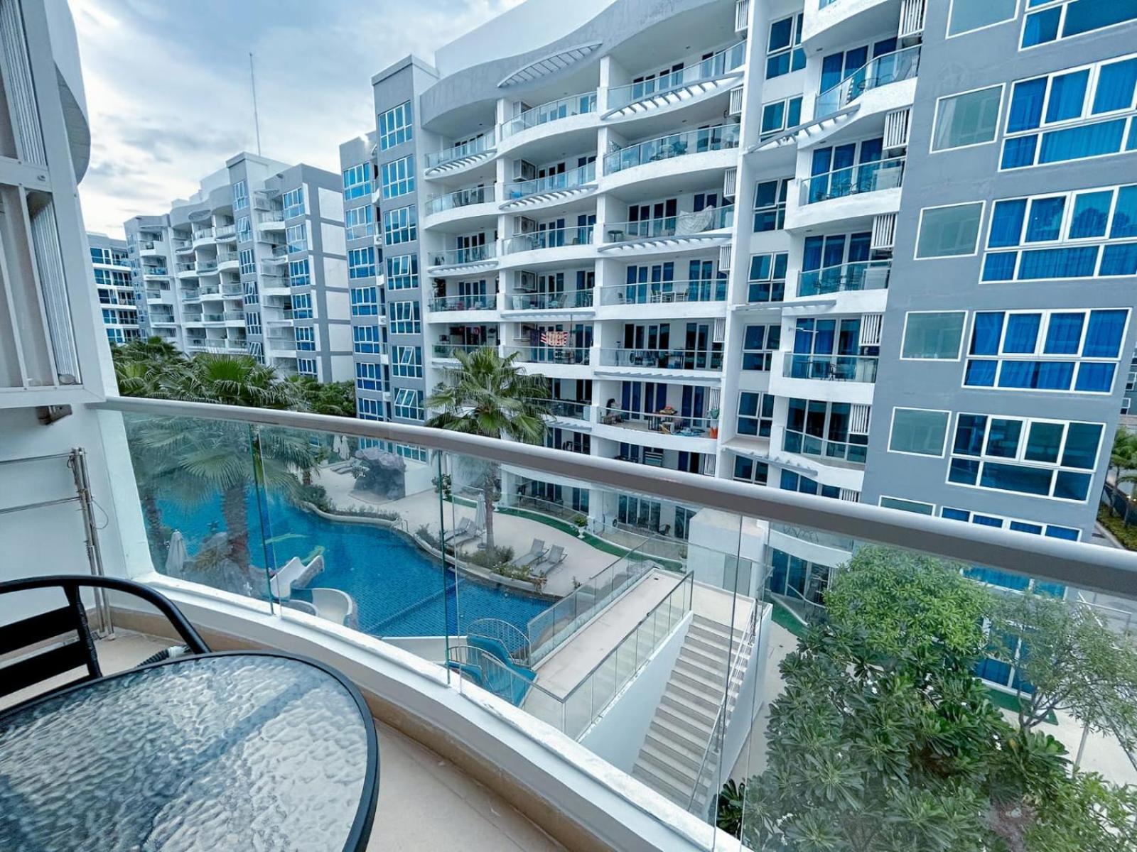 Grand Avenue Residence Condominium Pattaya Esterno foto