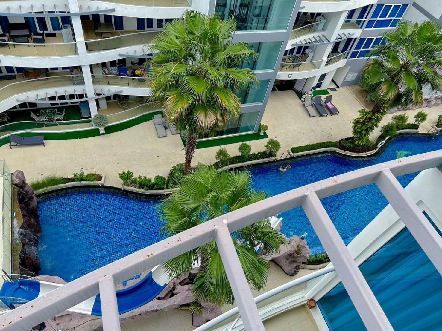 Grand Avenue Residence Condominium Pattaya Esterno foto